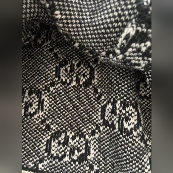 Gucci Black & White GG Jacquard Knit Cardigan - Picture 5 of 7